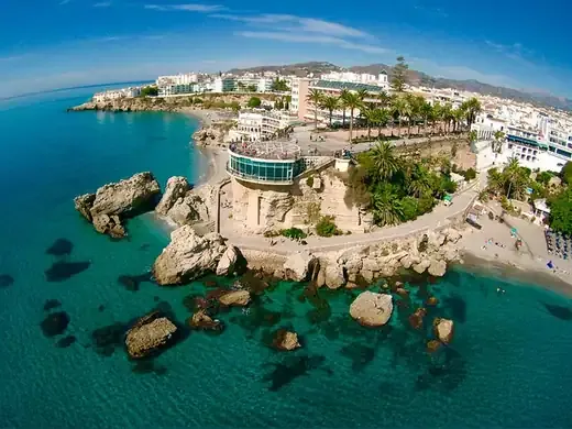Visita guiada en taxi a Nerja, Cuevas de Nerja y Frigiliana